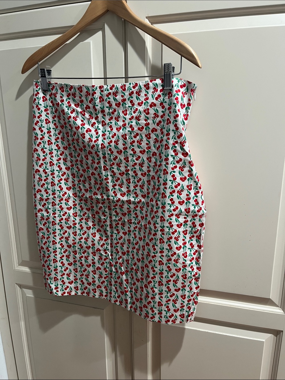 Wonder Cherry-Print Skirt - White with Red & Green